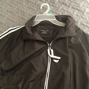 Windbreaker great for weather worn a few times